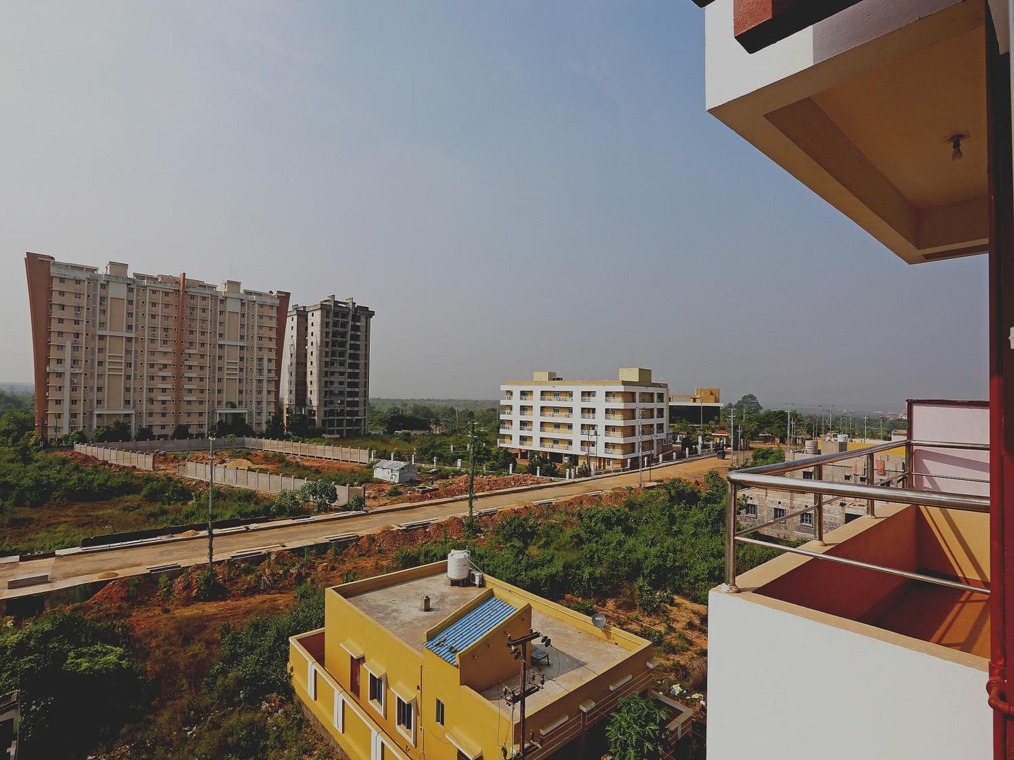 Oyo 17276 The Maple Tree Hotels Bhubaneswar Exterior photo